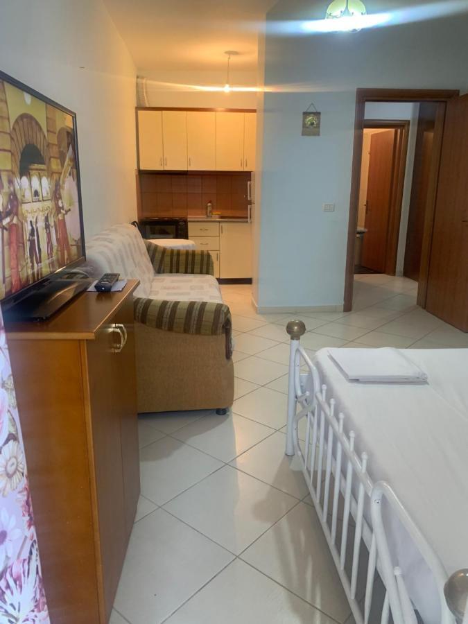 Caramel Sun Apartment Sarandë Exterior foto